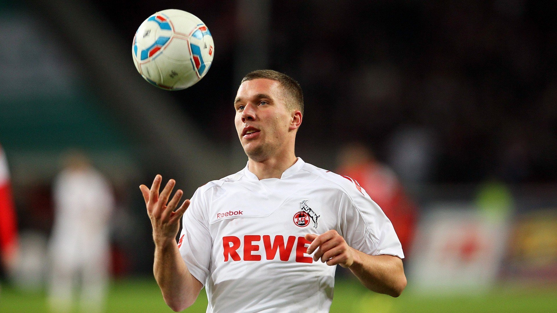 哈兰德巅峰对决，莱万多夫斯基与50激战澳大利亚队分钟，大胜胜负难料！